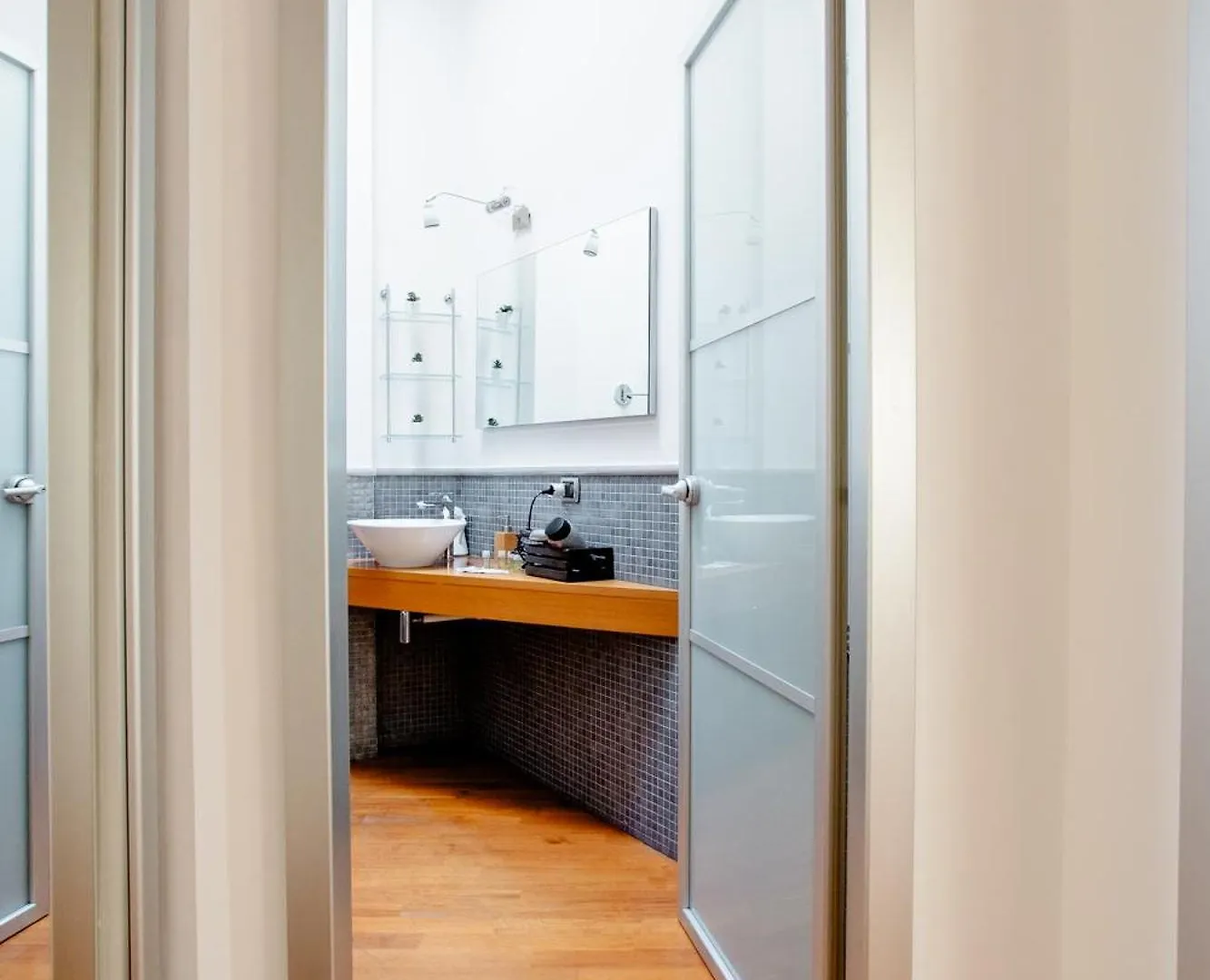 Apartment Oasi Di Relax E Terrazza In Porta Romana Milan Italy